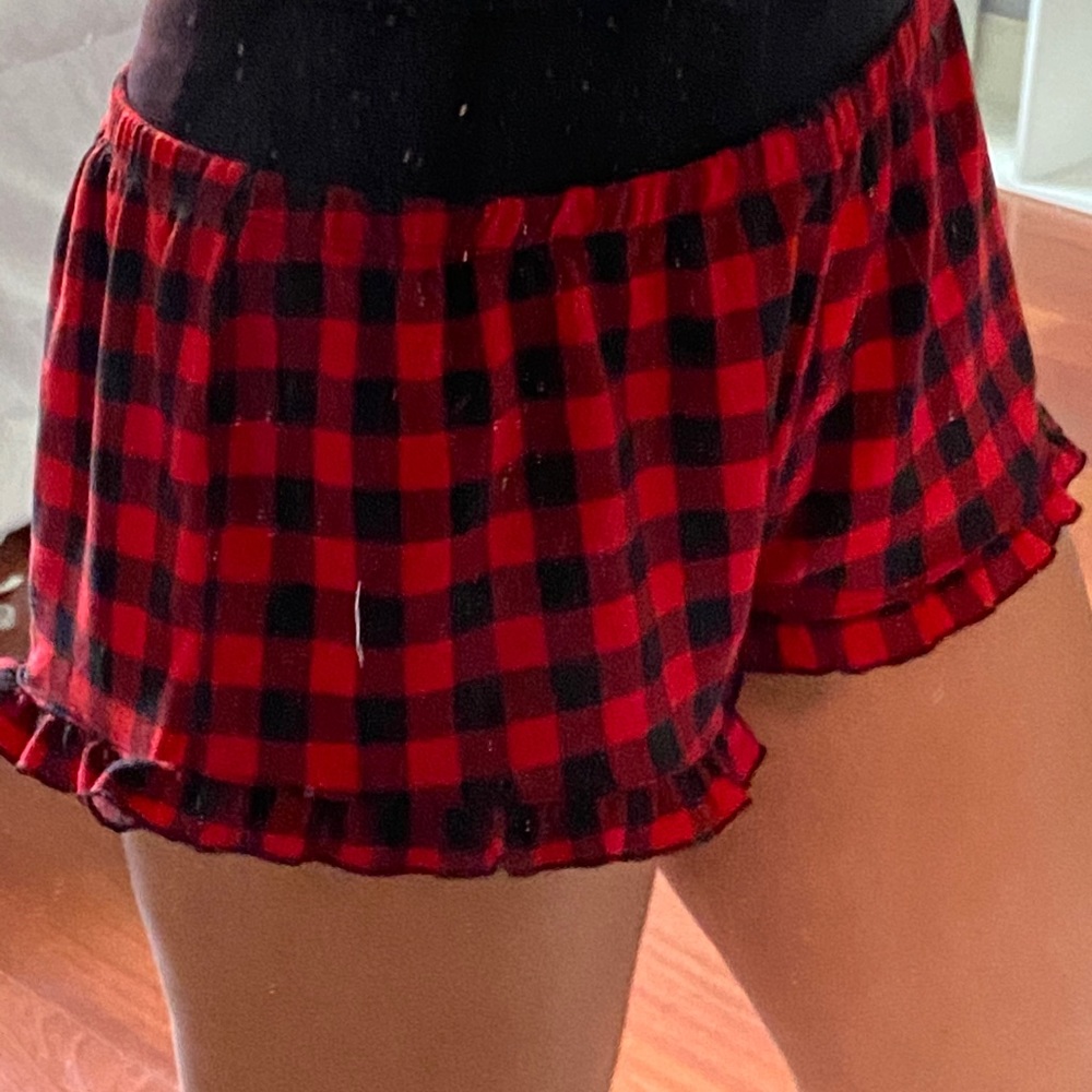 Cute Plaid Red/Black Shorts